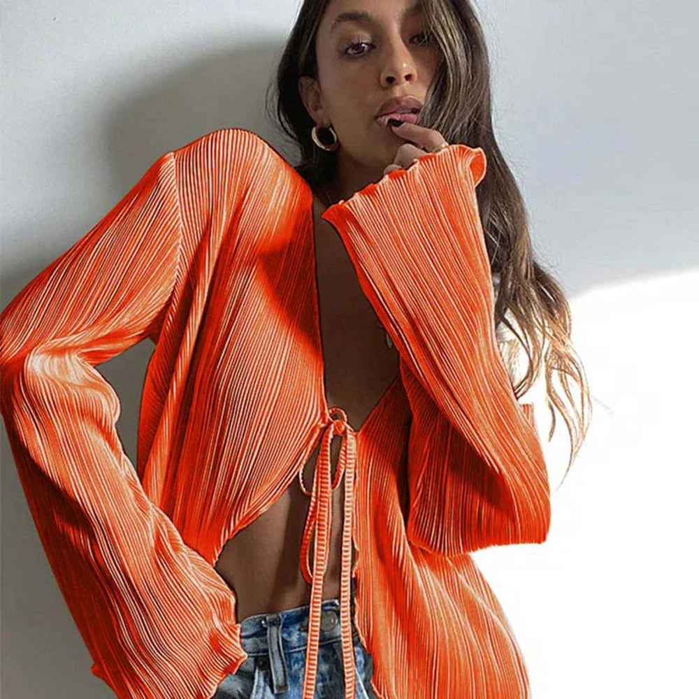 Diana | Lässige Partybluse mit Rüschen und tiefem V-Ausschnitt