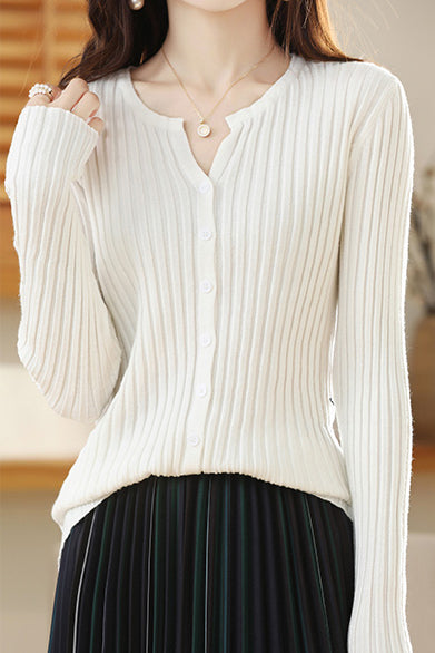 Strickjacke mit Rundhalsausschnitt