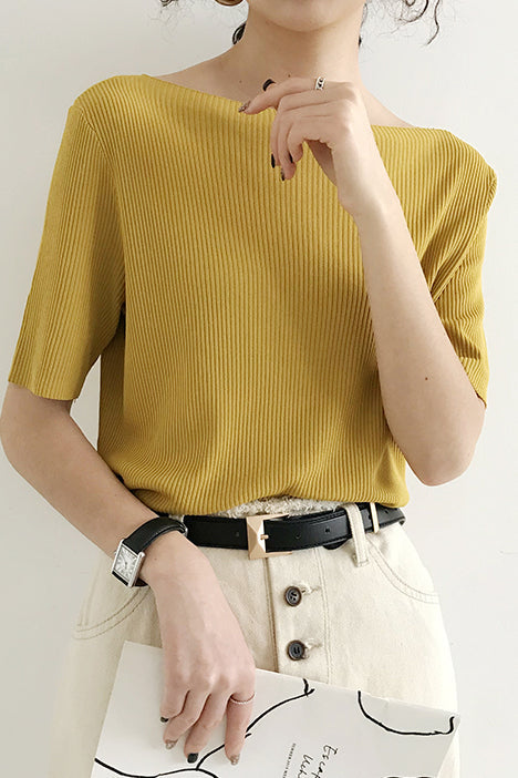 Schlichtes Strickoberteil mit mittellangen Ärmeln