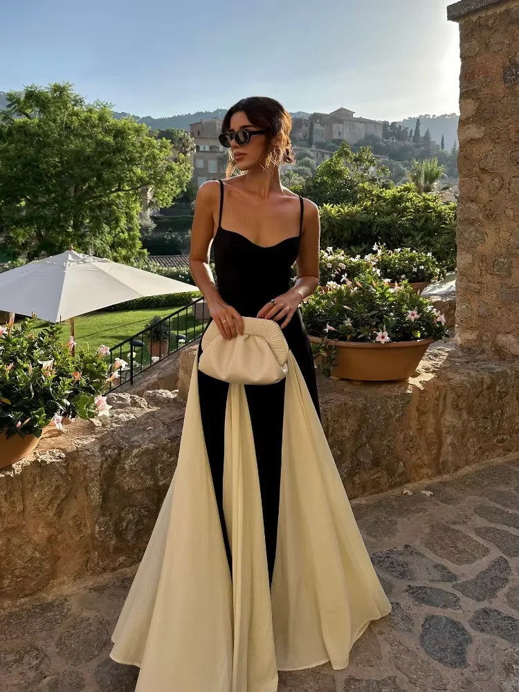 Flair | Elegantes Schwarz-Weiß-Maxikleid