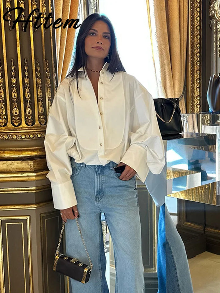 Desi |  Elegante Bluse mit Hollow-Out und Reverskragen