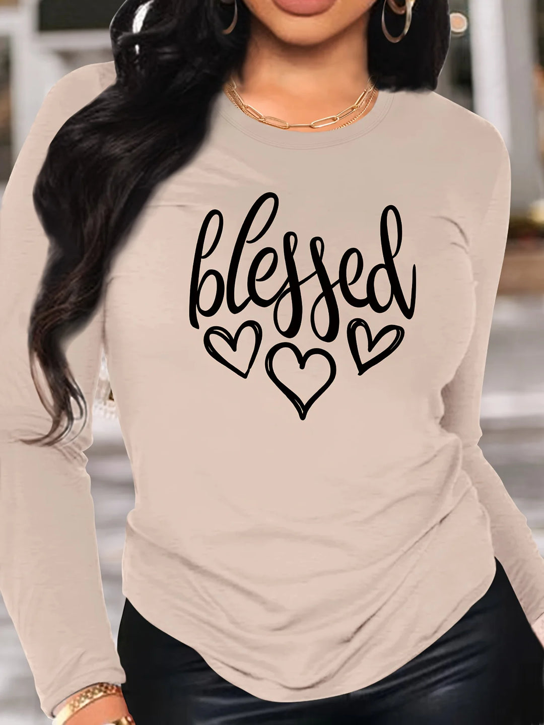 Lovey | T-Shirt mit Gesegnetem Herzprint und Rundhalsausschnitt