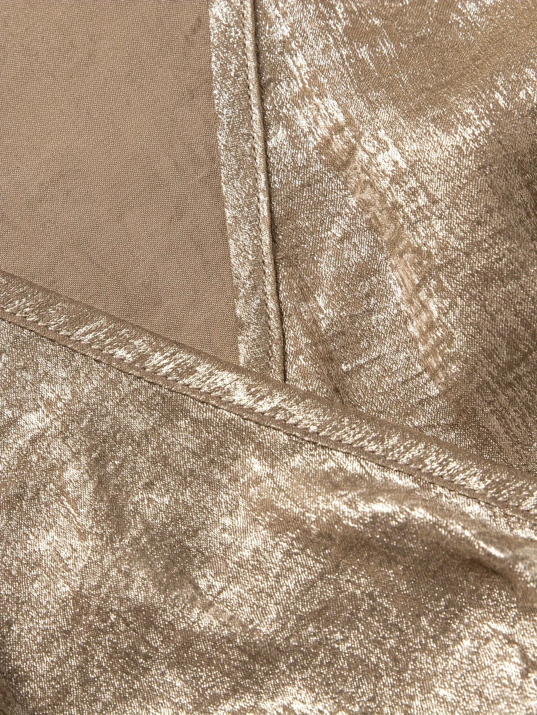 Meta Gold | Glamour-Wickelkleid