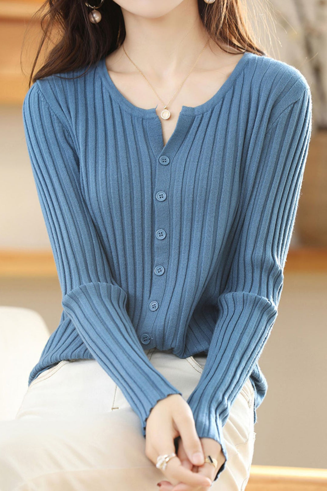 Strickjacke mit Rundhalsausschnitt