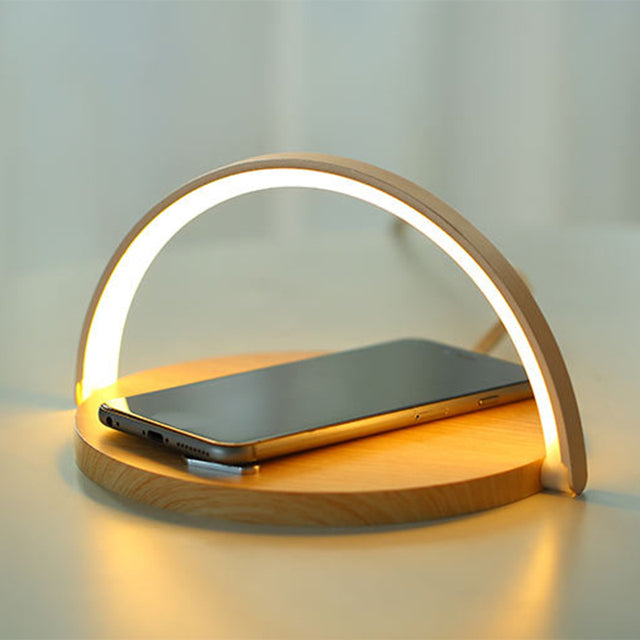 Lilly – Stilvolle Schreibtischlampe mit Kabelloser Ladestation